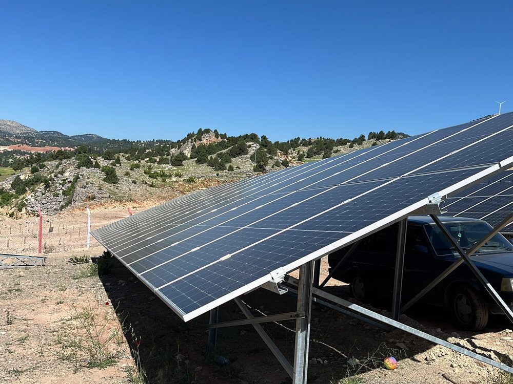 Arazi tipi GES panel montajı
